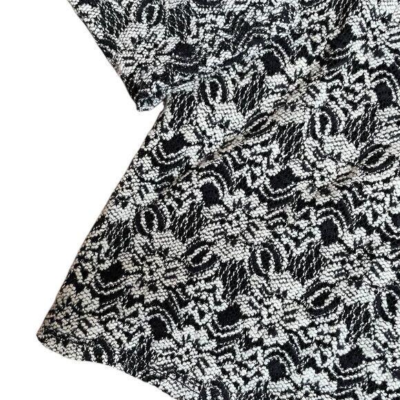 SUNDANCE Women's Black and White Patterned Blouse Size Small - Picture 7 of 9